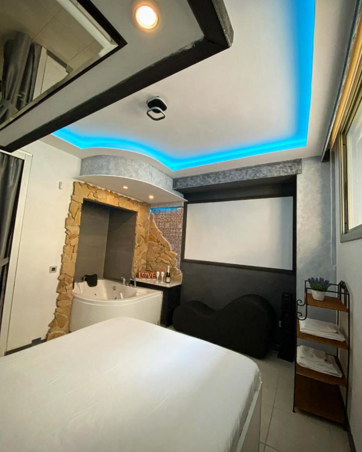 Aparta suite la nuit Calafell Extérieur photo